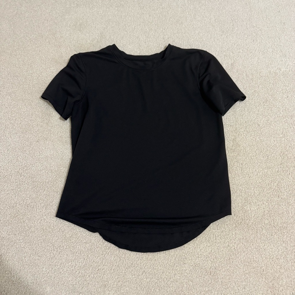 Black Short Sleeve Lululemon Workout Tee